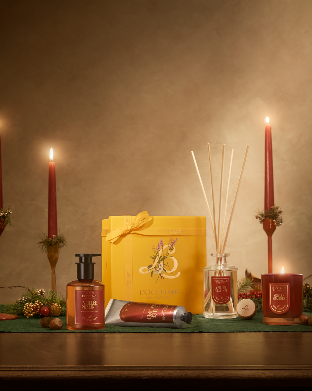 Veillée Pralinée Perfumed Hand Cream - Illustration 3